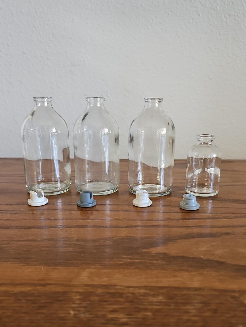 Set of 4 Vintage Glass Medicine Bottles with Rubber Stoppers Tote 7